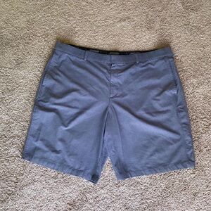 Nike golf shorts size 42 | Golfing active shorts